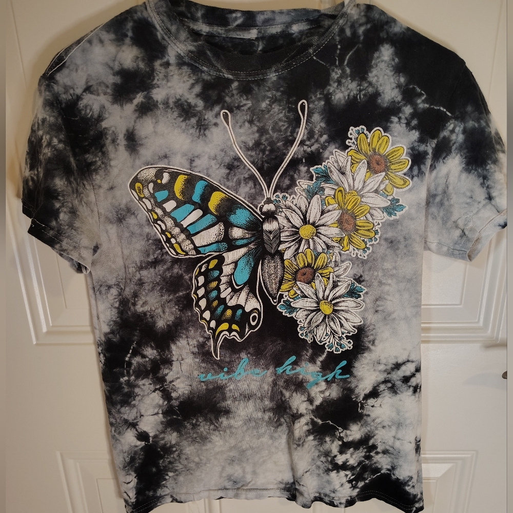 Women's Black And White Tie-dye Butterfly Tshirt Fits Like Size Medium